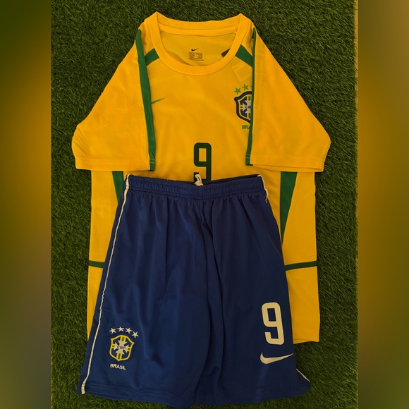 Ronaldo Brasil jersey kids set - Picture 2 of 2